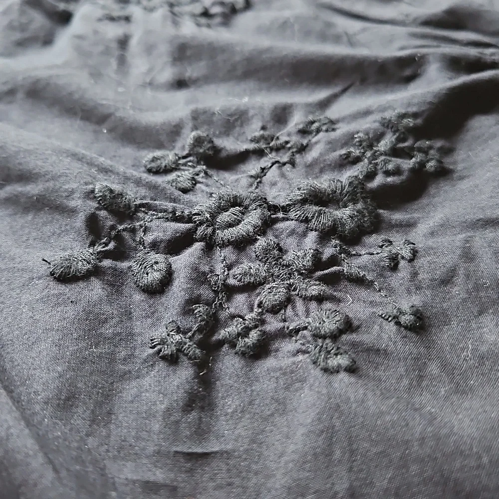 Old Navy Black Button Front Embroidered Cotton Blouse XL NWT - Picture 15 of 16
